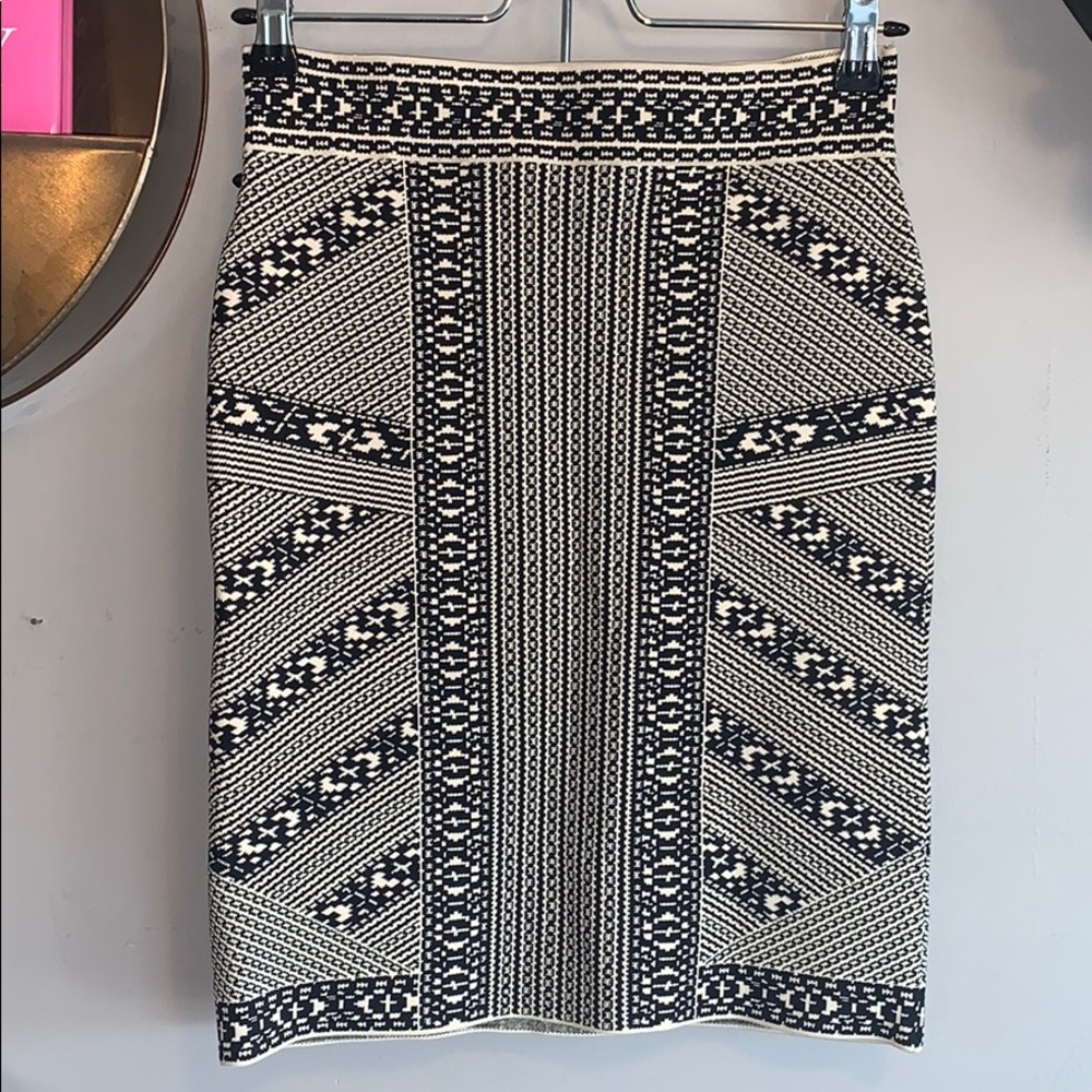 BCBGMAXAZRIA BANDAGE SKIRT